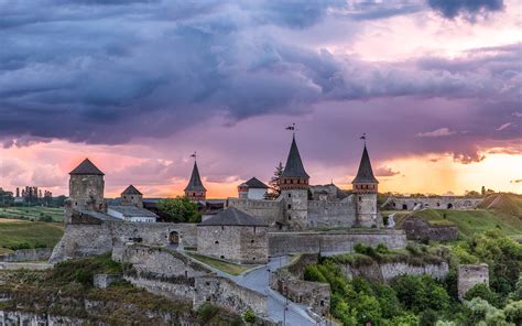 Weed in Kamianets-Podilskyi